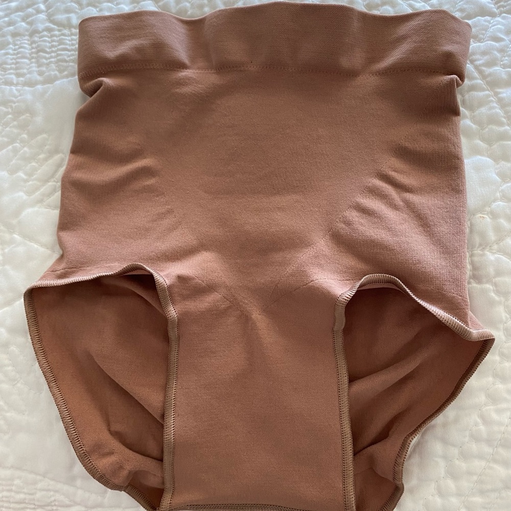 SKIMS Sculpting Mid Waist Brief